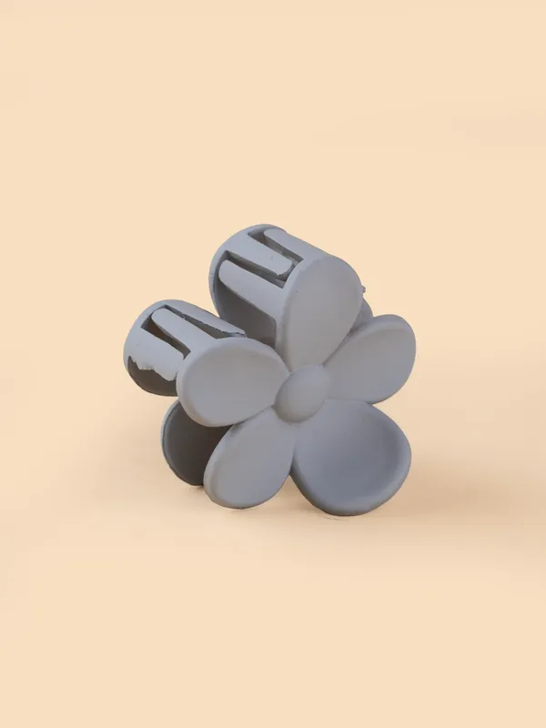 Matte_Daisy_Claw_Small_Taupe_Grey_Claw_Clip