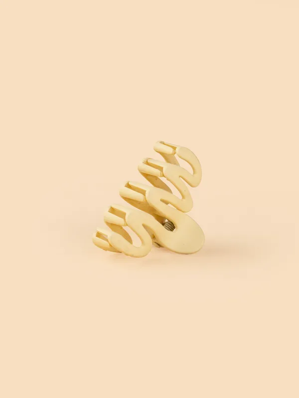 Wavy_Claw_Small_Buttercream_Yellow_Single_Claw_Clip