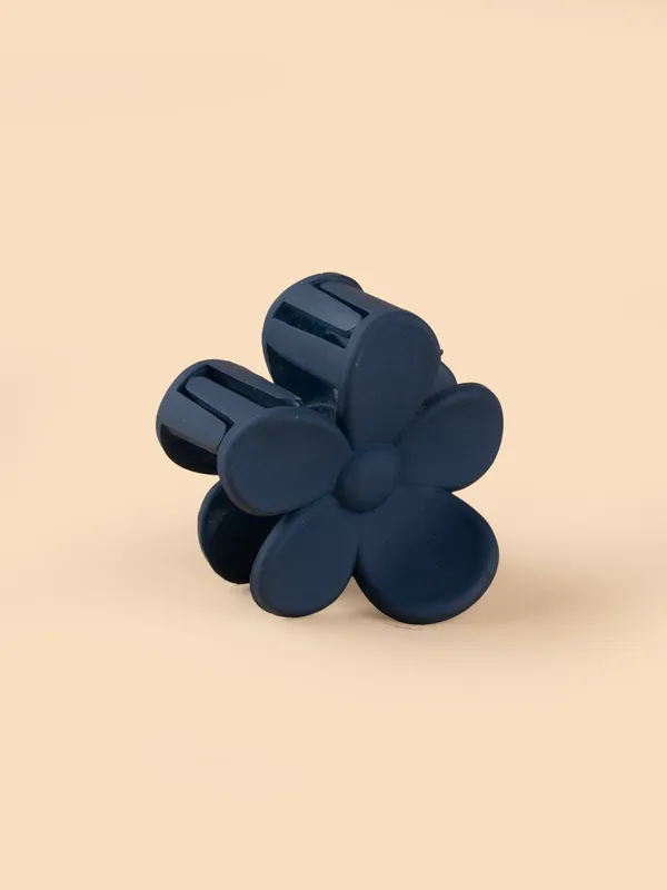 Matte_Daisy_Claw_Small_Navy_Blue_Single_Claw_Clip