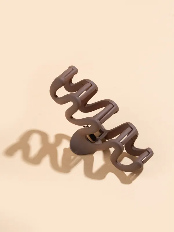 Wavy_Claw_Large_Mocha_Brown_Single_Claw_Clip