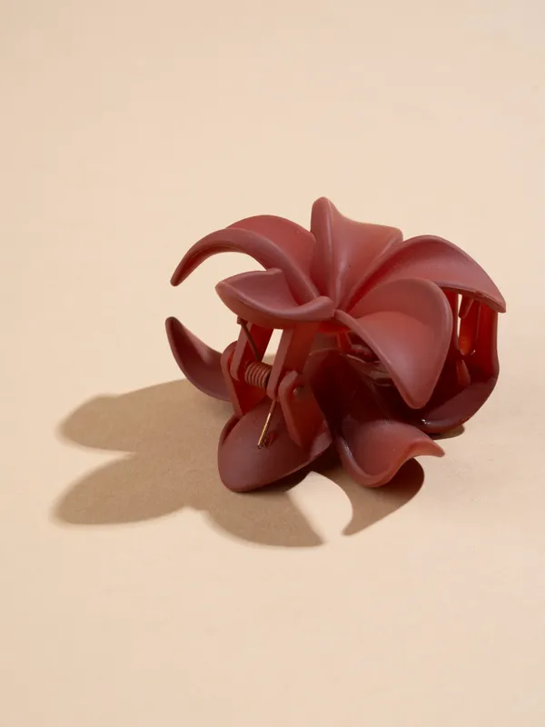 Matte_Flower_Claw_Medium_Terracotta_Red_Single_Claw_Clip