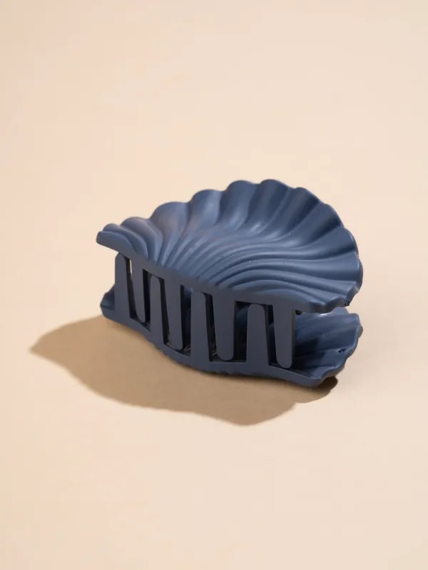 Matte_Shell_Claw_Medium_Navy_Blue_Single_Claw_Clip