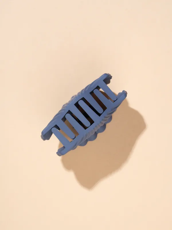 Matte_Shell_Claw_Medium_Navy_Blue_Single_Claw_Clip