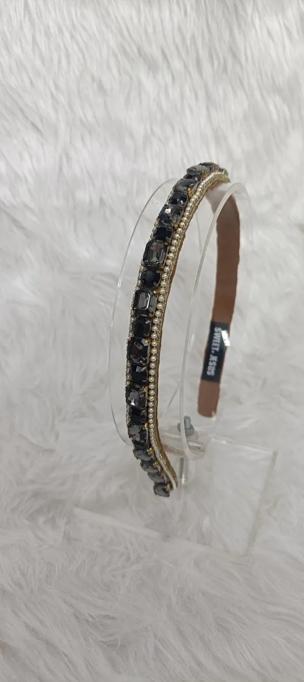 Black_Crystal_Pearl_Embellished_Gold_Thread_Hairband_For_Women
