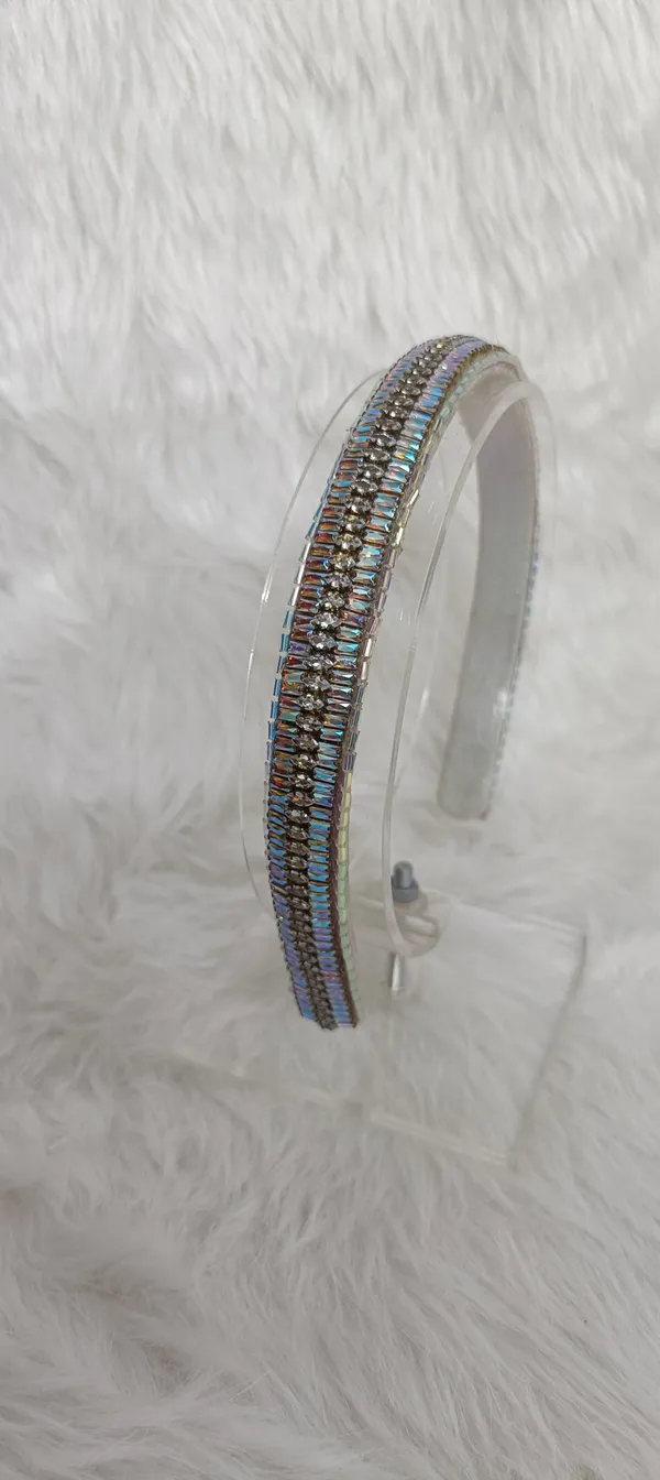Silver_Iridescent_Crystal_Embellished_Hairband_For_Women