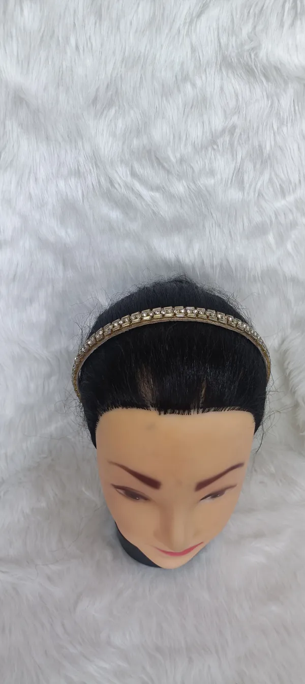 Silver_Metal_Crystal_Studded_Hairband_For_Women