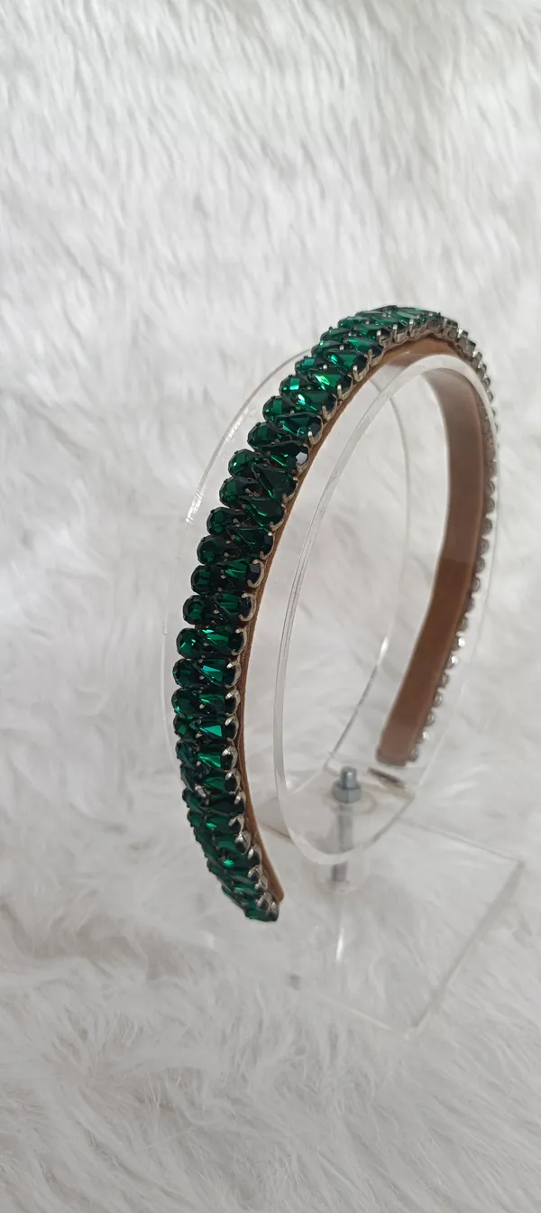 Green_Stone_Studded_Crystal_Hairband_For_Women