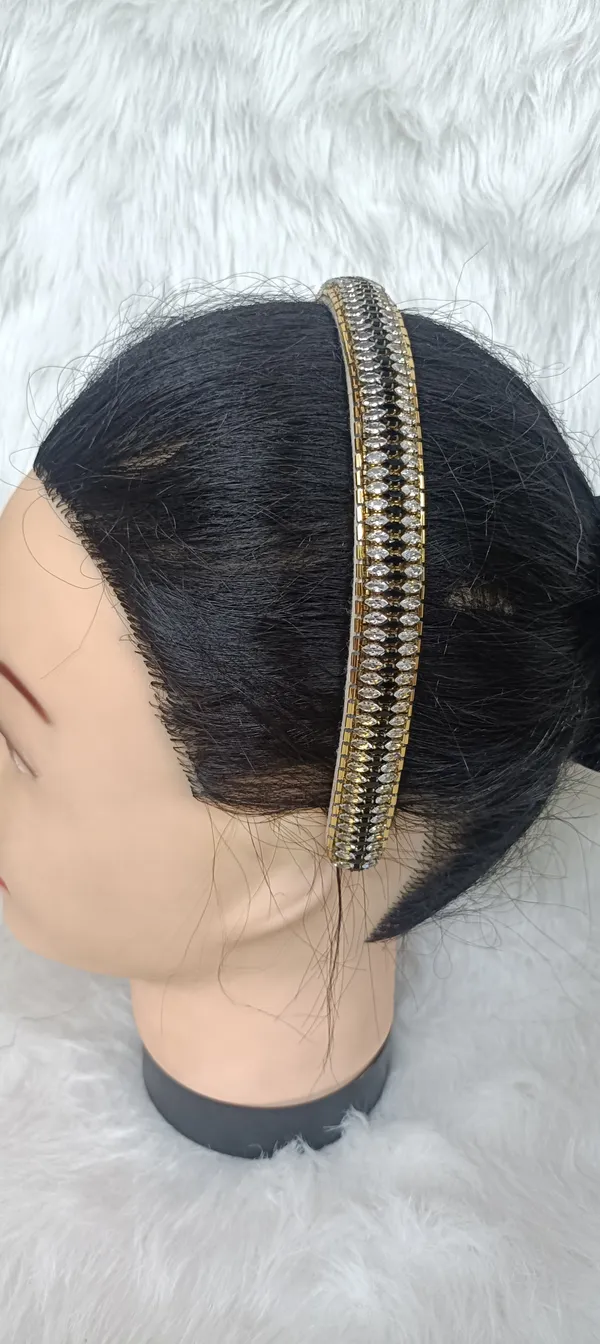 Golden_Crystal_Bead_Embellished_Hairband_For_Women