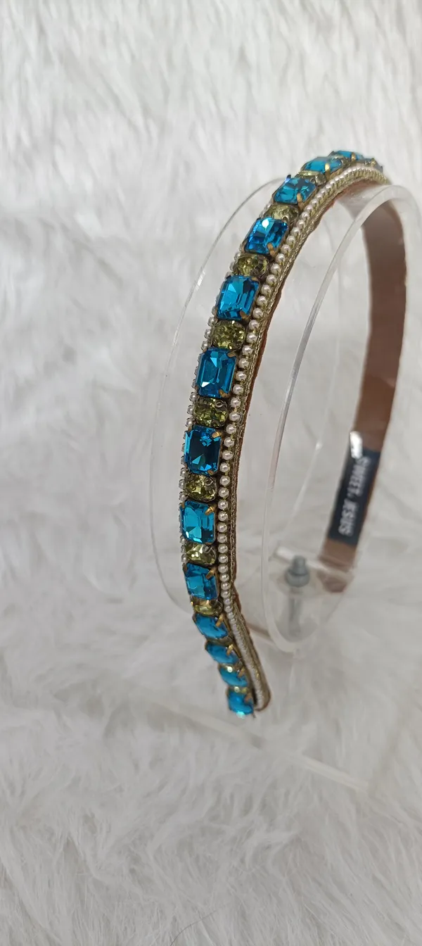 Blue_Crystal_Studded_Alloy_Emerald_Accent_Hairband_For_Women