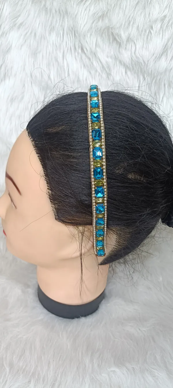 Blue_Crystal_Studded_Alloy_Emerald_Accent_Hairband_For_Women