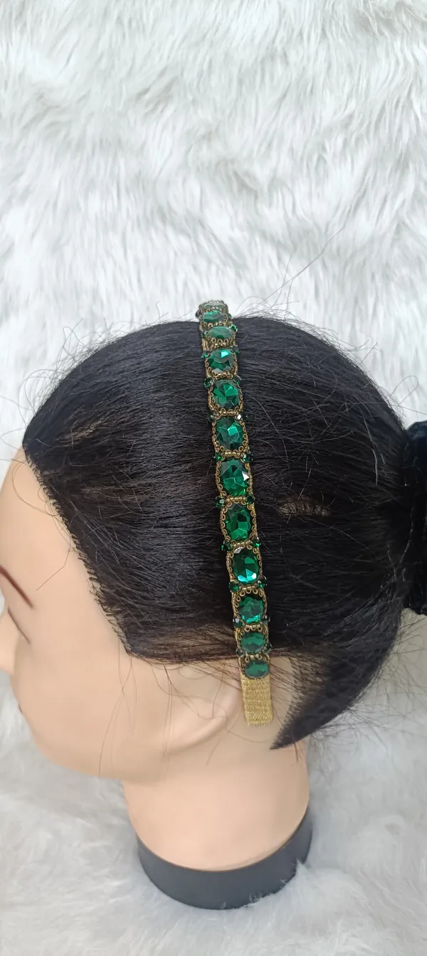 Green_Stone_Gold_Tone_Studded_Hairband_For_Women