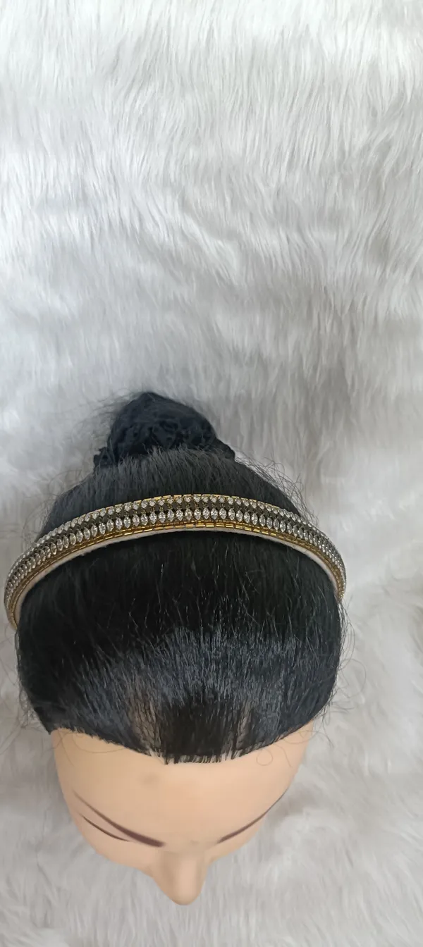 Golden_Crystal_Bead_Embellished_Hairband_For_Women