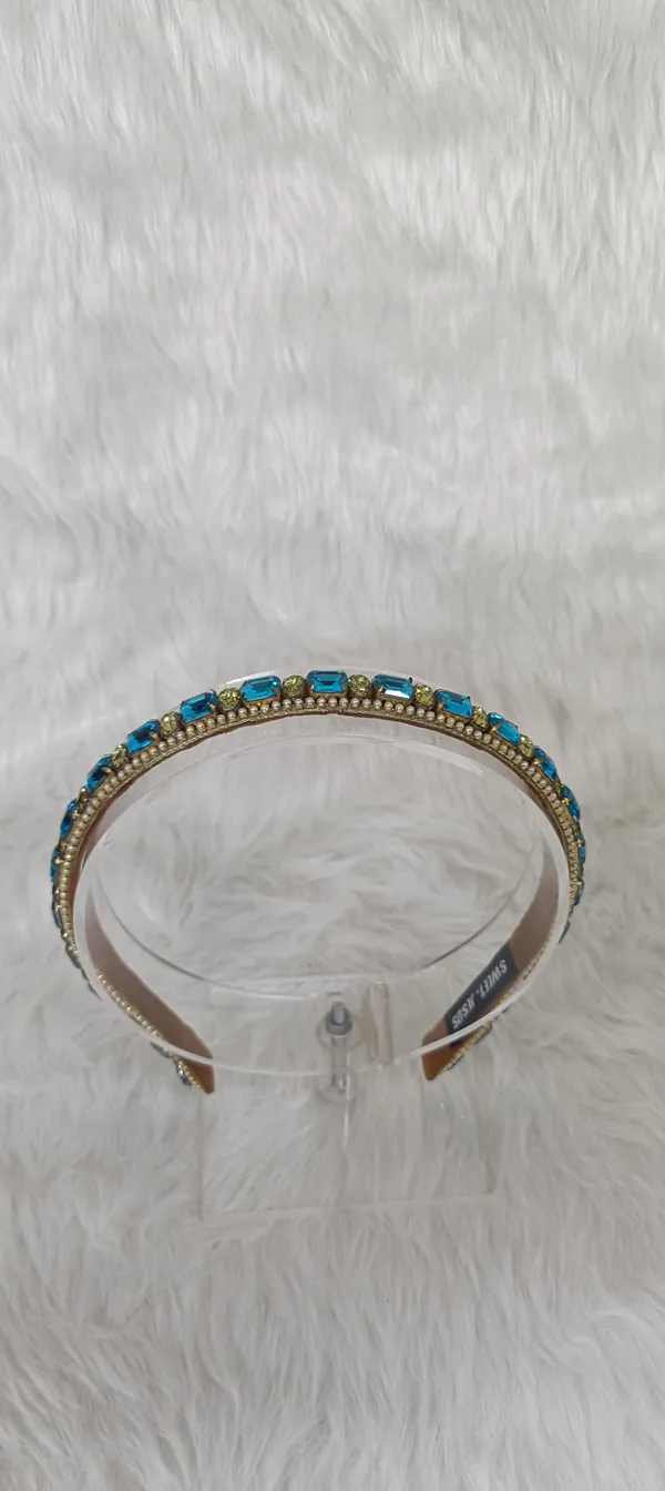 Blue_Crystal_Studded_Alloy_Emerald_Accent_Hairband_For_Women