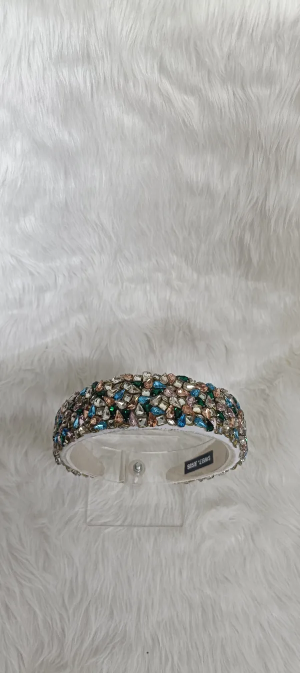 Multicolor_Stone_Crystal_Embellished_Broad_Hairband_For_Women