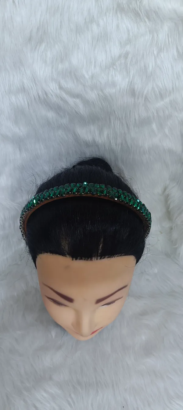 Green_Stone_Studded_Crystal_Hairband_For_Women