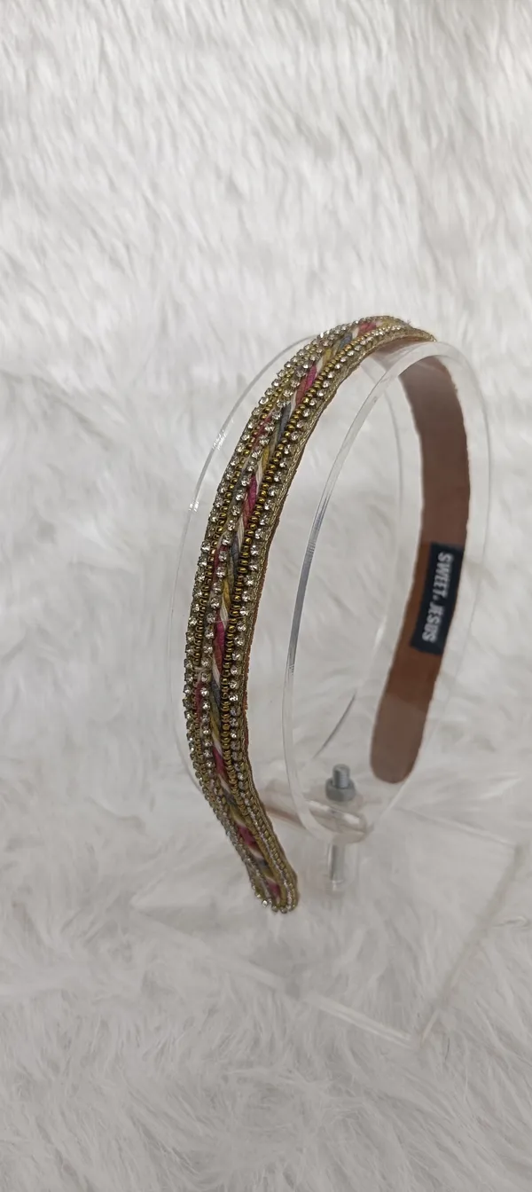 Gold_Beaded_Stone_Embellished_Hairband_For_Women