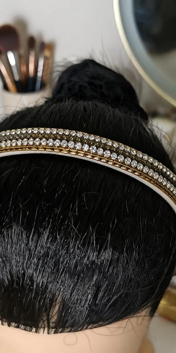 Golden_Crystal_Bead_Embellished_Hairband_For_Women