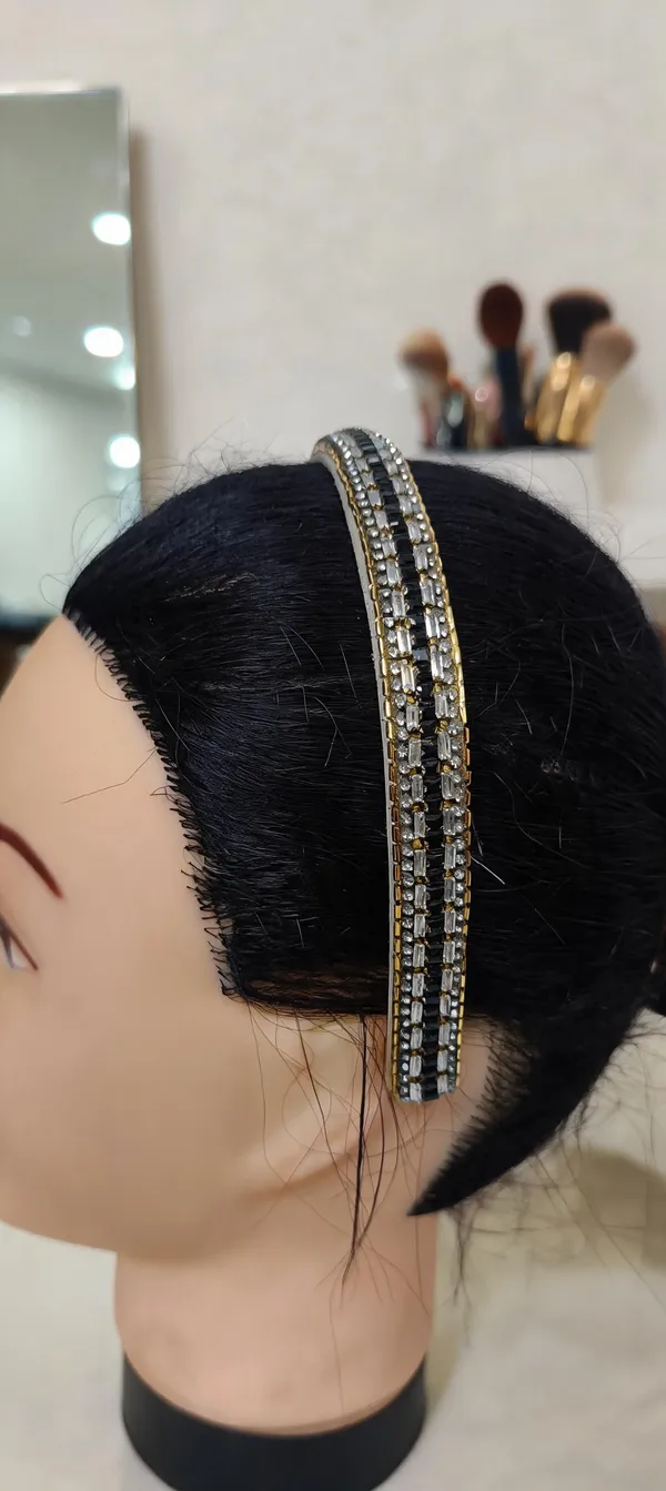 Silver_Crystal_Stone_Studded_Hairband_For_Women