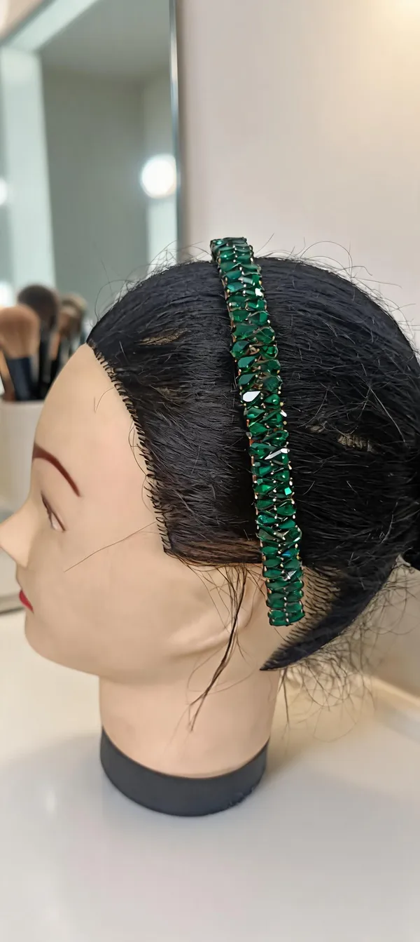 Green_Stone_Studded_Crystal_Hairband_For_Women