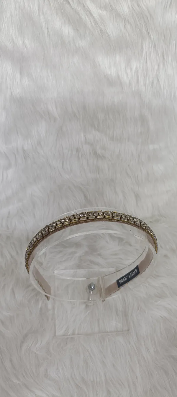Silver_Metal_Crystal_Studded_Hairband_For_Women