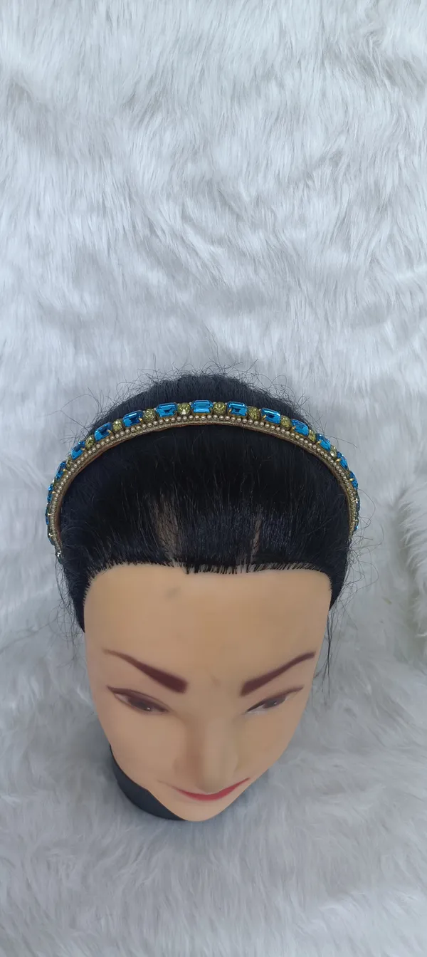 Blue_Crystal_Studded_Alloy_Emerald_Accent_Hairband_For_Women