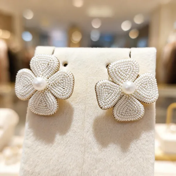 White_Bead_Floral_Pearl_Stud_Earrings_For_Women
