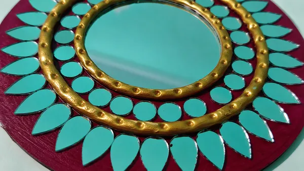 Handcrafted_Regal_Burgundy_Gold_Lippan_Art_Mirror_6_Inch_Mdf_Base_Traditional_Mud_Mirror_Work_Wall_Accent