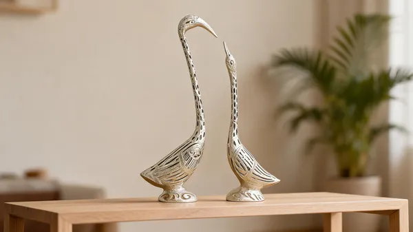 Handcrafted_Aluminum_Crane_Statue_Pair_Silver_Metal_Bird_Sculptures_For_Home_Decor_Elegant_Modern