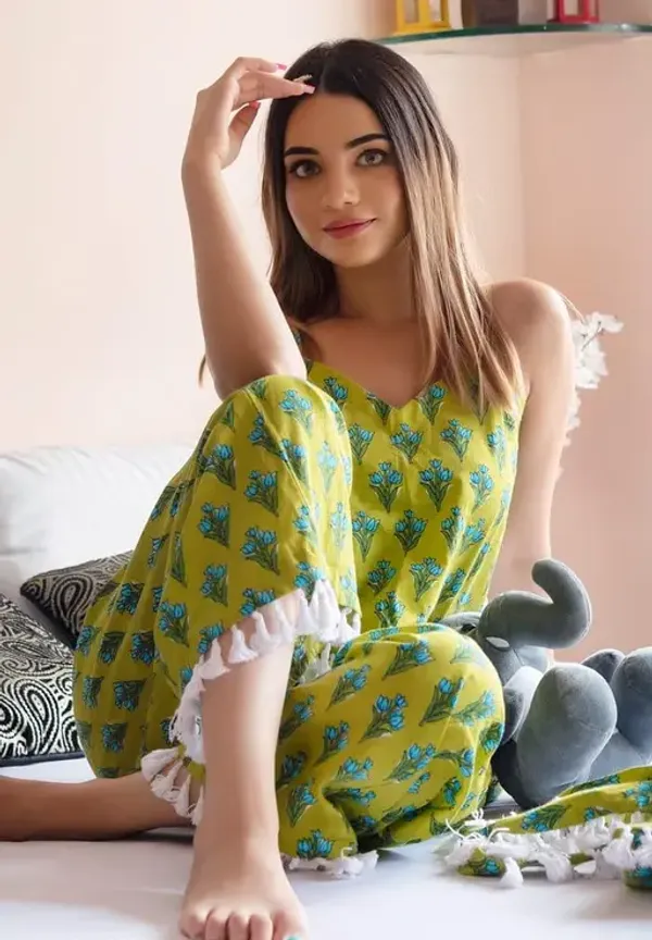 Green_And_White_Cotton_Printed_Regular_Fit_Night_Suit_For_Women