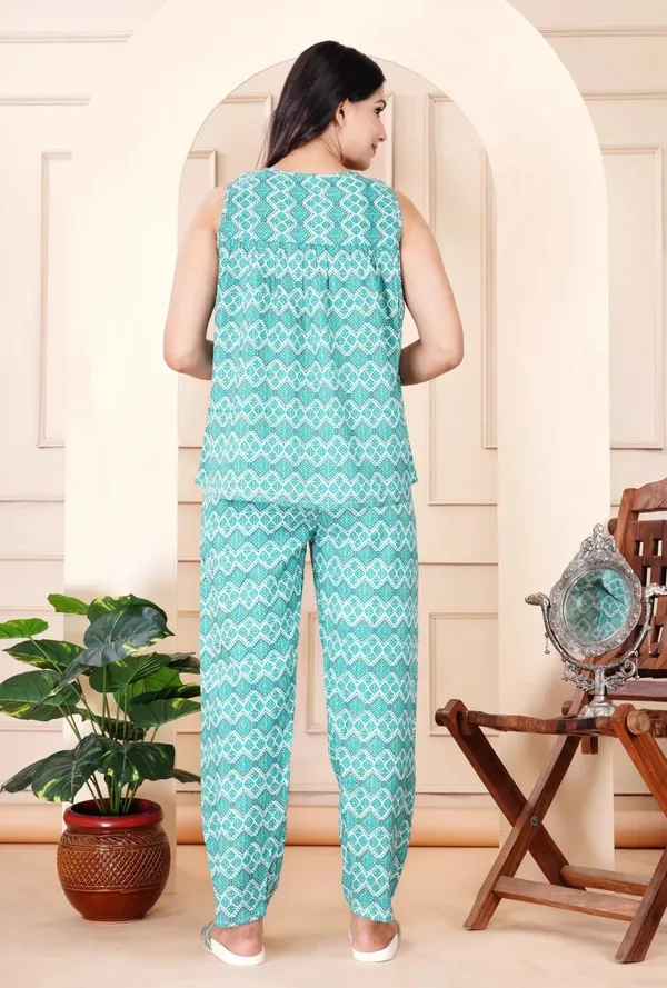 Turquoise_Printed_Sleeveless_Jumpsuit_for_Women