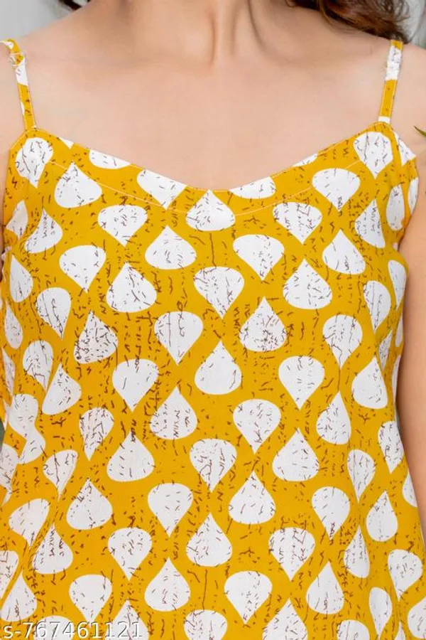 Yellow_And_White_Cotton_Printed_Regular_Fit_Night_Suit_For_Women