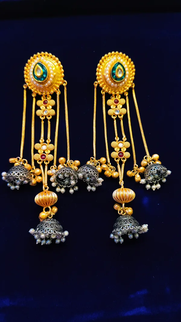 Golden_Brass_Kundan_Stone_Jhumka_Earrings_For_Women