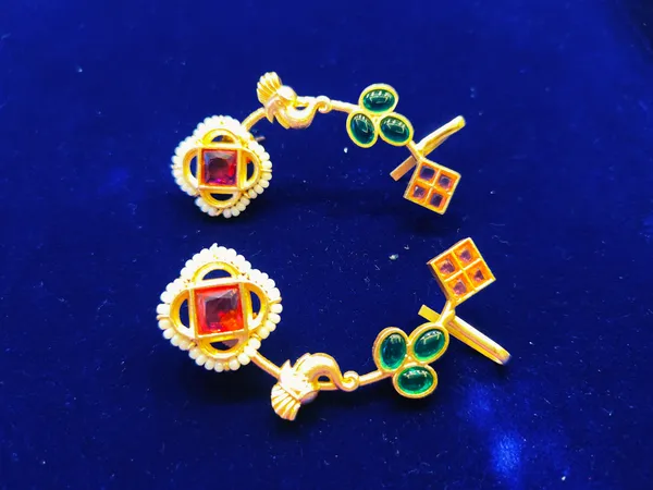 Multicolor_Gold_Toned_Brass_Kundan_Ruby_Green_Stone_Stud_Earrings_For_Women