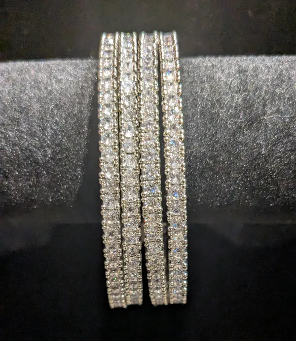 Classic_Eternity_Solitaire_AD_Bangle_Set