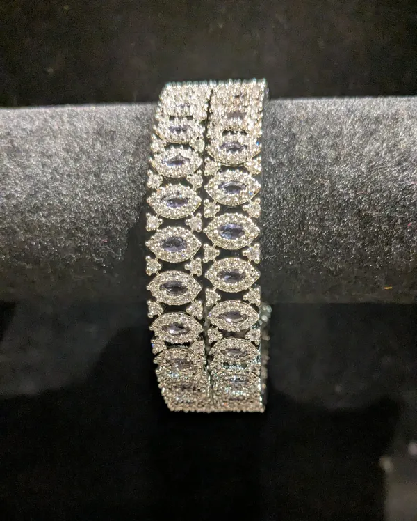 Full_Solitaire_AD_Marquise_Halo_Kada_Pair