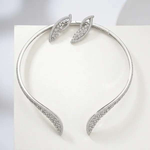 Luxury_American_Diamond_(CZ)_Designer_Collar_Necklace_Set_with_Stud_Earrings