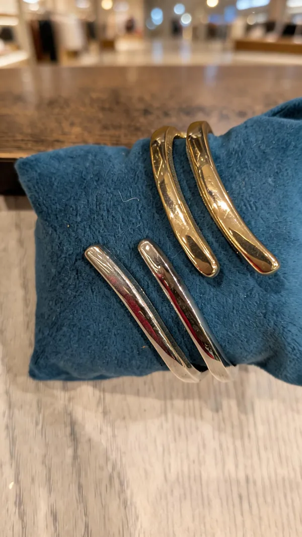 Contemporary_Tri-Tone_Spiral_Crossover_Bracelet