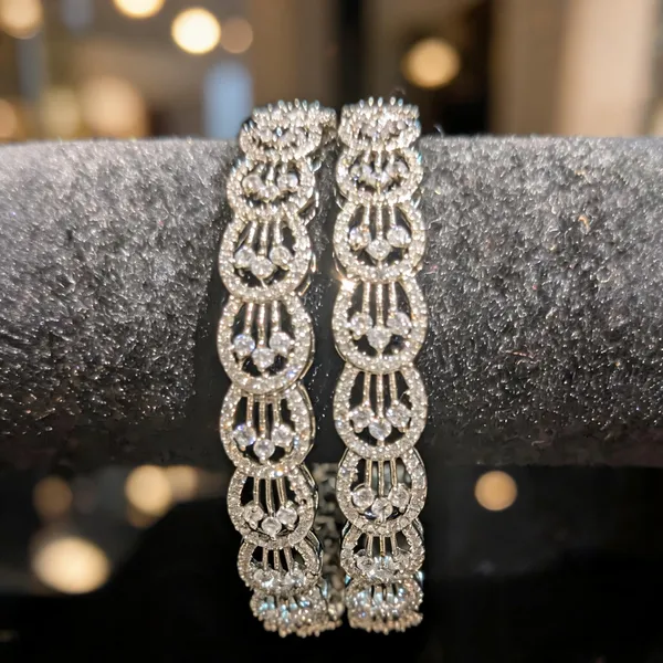 Ornate_Chandelier_Scalloped_AD_Kada_Pair