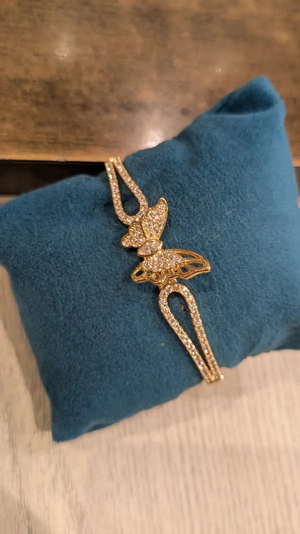 Enchanted_Flutter_Rose-Gold_Butterfly_Kada