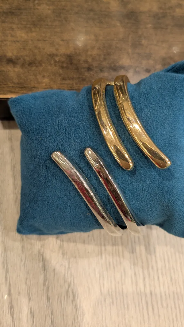 Contemporary_Tri-Tone_Spiral_Crossover_Bracelet