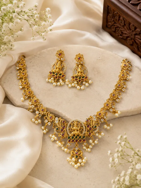Antique_Gold_Lakshmi_Floral_Choker_Set