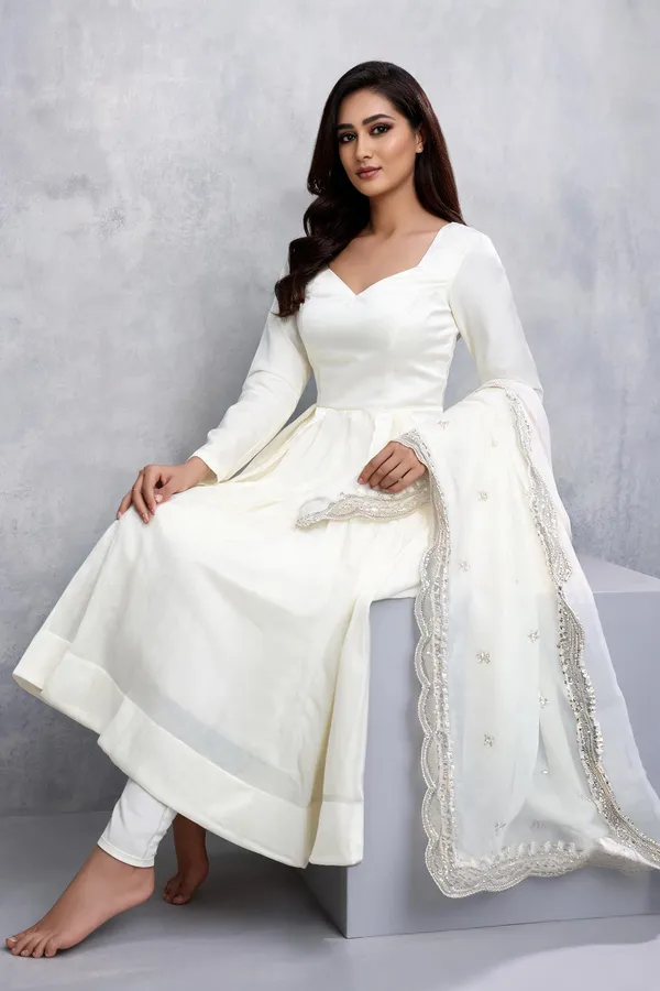 White_Georgette_Anarkali_For_Women