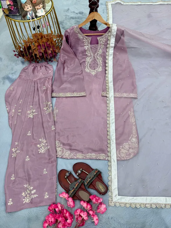 Lavender_Embroidered_Ethnic_Suit_Set_for_Women