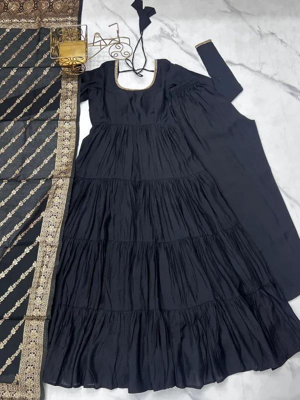 Black_Anarkali_Ethnic_Dress_Set_for_Women