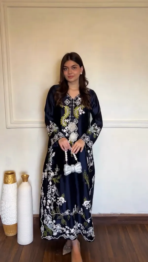 Navy_Embroidered_Kurta_Set_for_Women