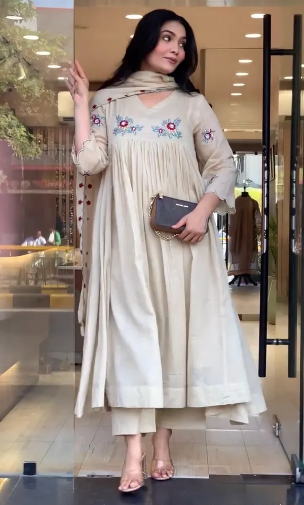 Cream_Embroidered_Anarkali_Kurta_Set_for_Women