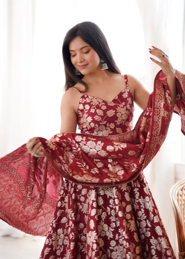 Maroon_Floral_Print_Saree_for_Women
