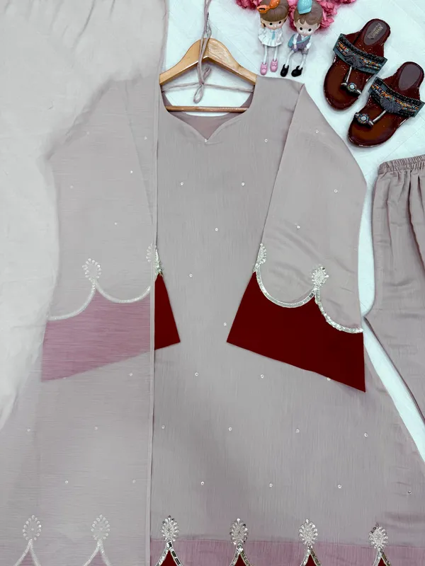 Pink_Scalloped_Kurta_Set_for_Women