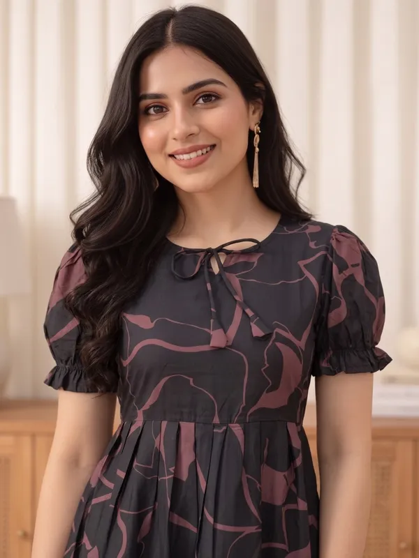 Black_Abstract_Print_Midi_Dress_for_Women