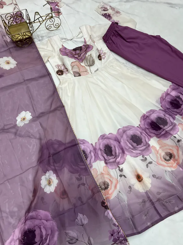 White_Floral_Print_Kurta_Set_With_Purple_Dupatta_for_Women